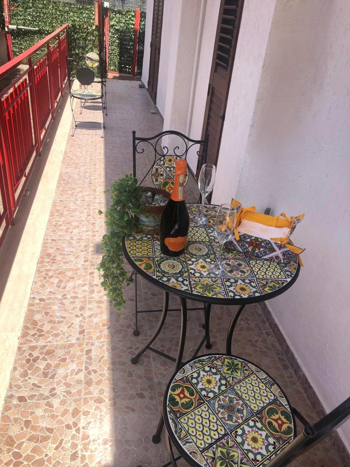 Mondello House Lemon Apartment Palermo Bagian luar foto