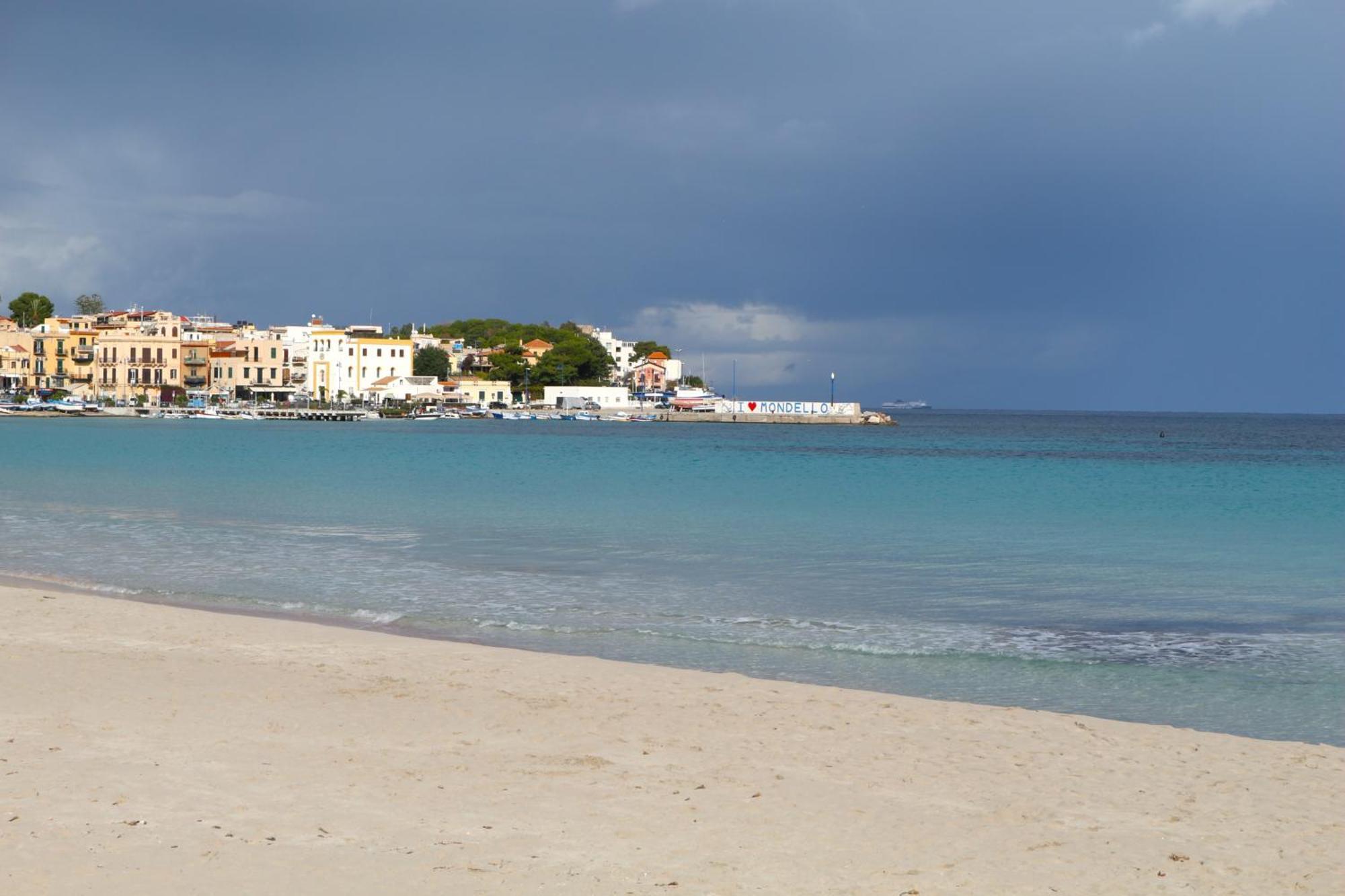 Mondello House Lemon Apartment Palermo Bagian luar foto